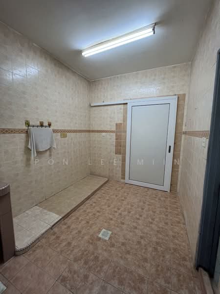 Bandar Damai Perdana untuk Untuk Disewa - RM 1,600 /bulan, Mac 2026 - Bathroom - PropertyGuru.com.my