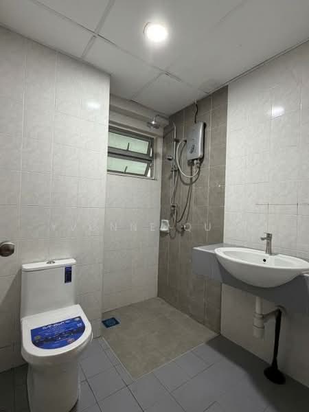 Sterling untuk Untuk Disewa - RM 1,200 /bulan, Mac 2026 - Bathroom - PropertyGuru.com.my