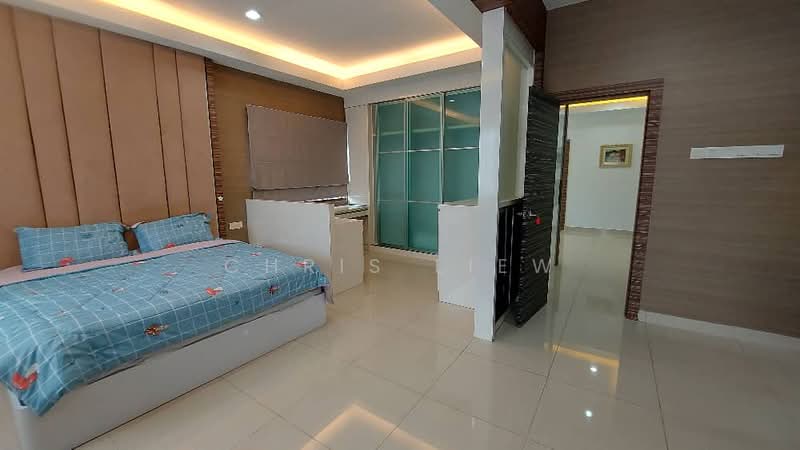 Bungalow for Sale in Taman Bukit Kempas (Tampoi) - Chris Liew - Bedroom - PropertyGuru.com.my