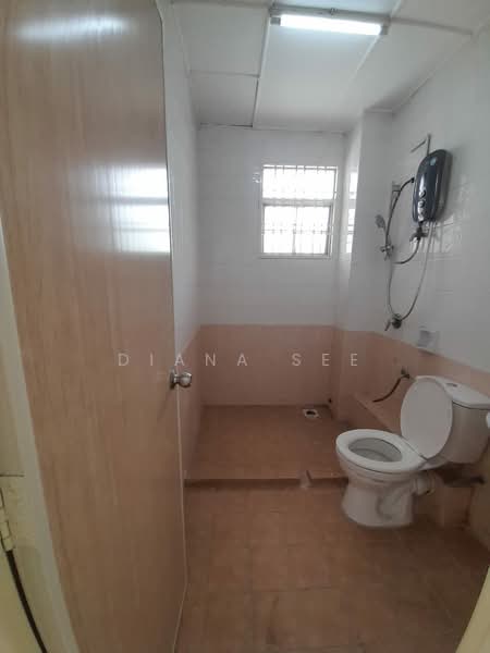 2.5-storey Terraced House for Sale in Bandar Bukit Tinggi 2 (Klang) - Diana See - Bathroom - PropertyGuru.com.my