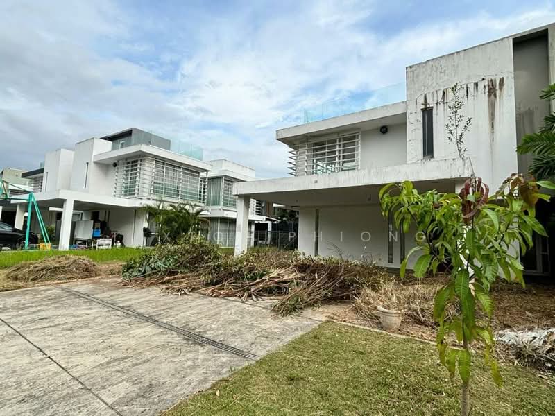 Semi-Detached House for Sale in East Ledang (Iskandar Puteri (Nusajaya)) - Tuxton Phiong - Exterior - PropertyGuru.com.my