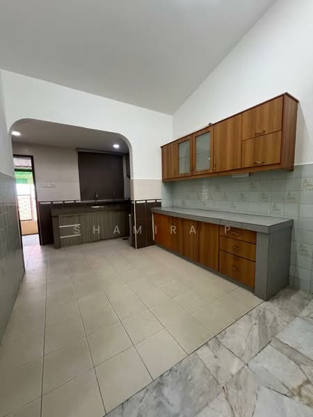 Taman Bukit Mewah untuk Untuk Disewa - RM 1,800 /bulan, Mac 2026 - Kitchen - PropertyGuru.com.my