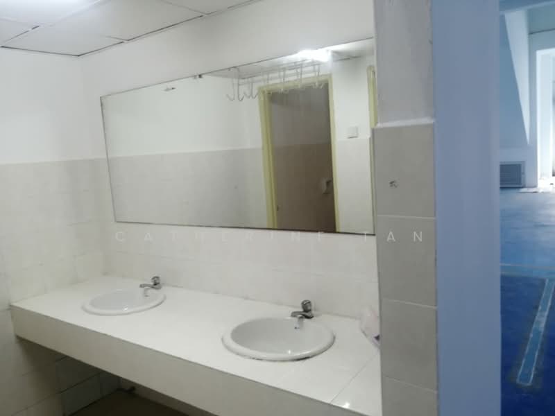 Shop / Office for Rent in Bandar Baru Salak Tinggi (Sepang) - Catherine Tan - Bathroom - PropertyGuru.com.my