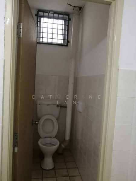 Shop / Office for Rent in Bandar Baru Salak Tinggi (Sepang) - Catherine Tan - Bathroom - PropertyGuru.com.my