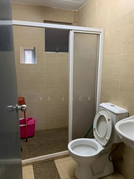 Service Residence for Sale at Kuchai Avenue - YS Lock - Bathroom - PropertyGuru.com.my