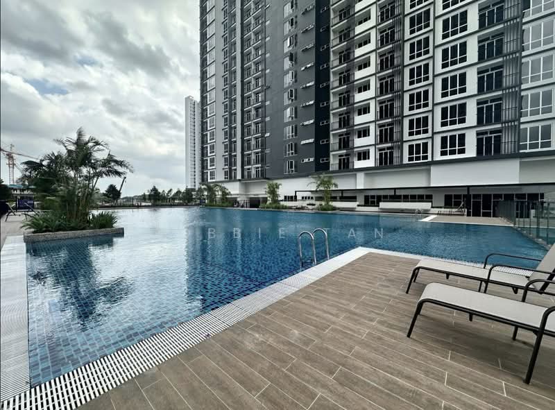 TRELLIS RESIDENCES untuk Untuk Disewa - RM 1,600 /bulan, Mac 2026 - Pool - PropertyGuru.com.my