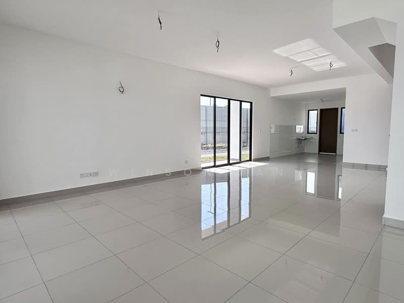 2-storey Terraced House for Sale in Amverton Hills (Sungai Buloh) - Winson Tan - Living Room - PropertyGuru.com.my