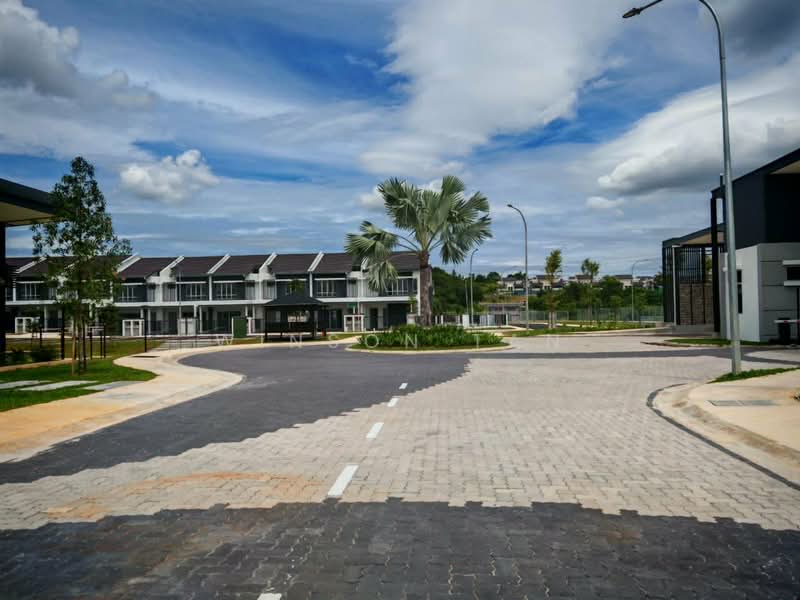 2-storey Terraced House for Sale in Amverton Hills (Sungai Buloh) - Winson Tan - Exterior - PropertyGuru.com.my