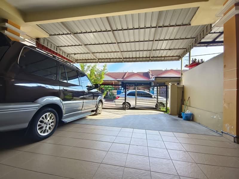 Taman Kulai untuk Untuk Dijual - RM 399,000, Mac 2026 - Car Park - PropertyGuru.com.my