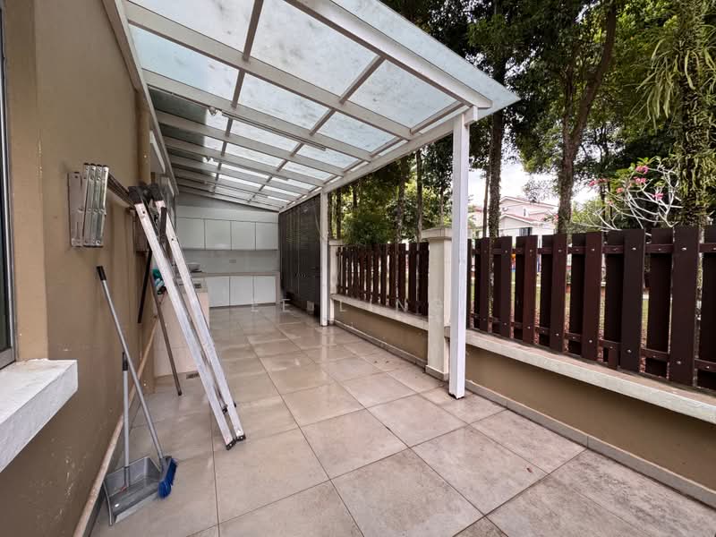Bungalow for Sale in D'alpinia (Puchong) - EE Ling - Laundry area covered by awning - PropertyGuru.com.my