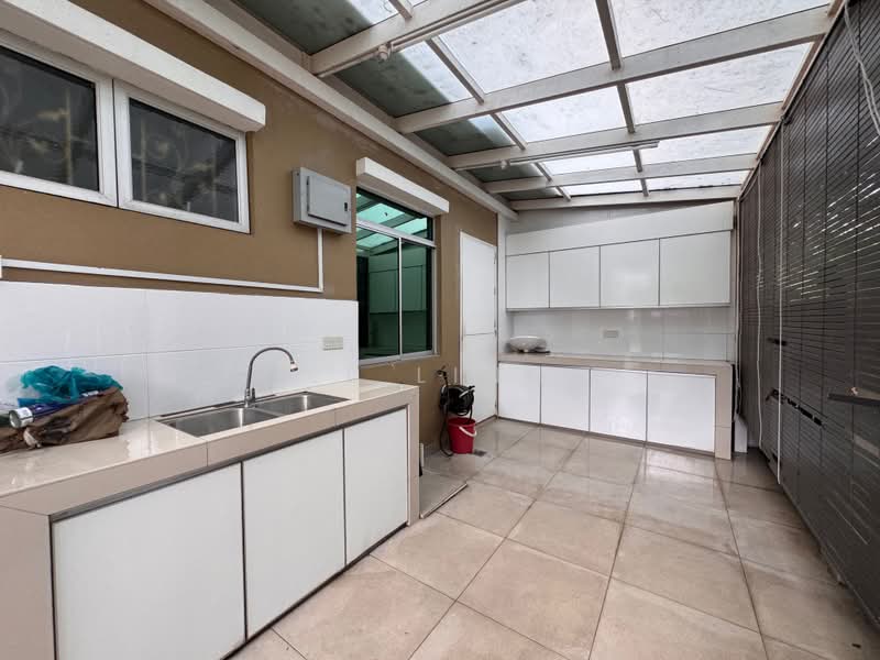 Bungalow for Sale in D'alpinia (Puchong) - EE Ling - Exterior Kitchen covered by awning - PropertyGuru.com.my
