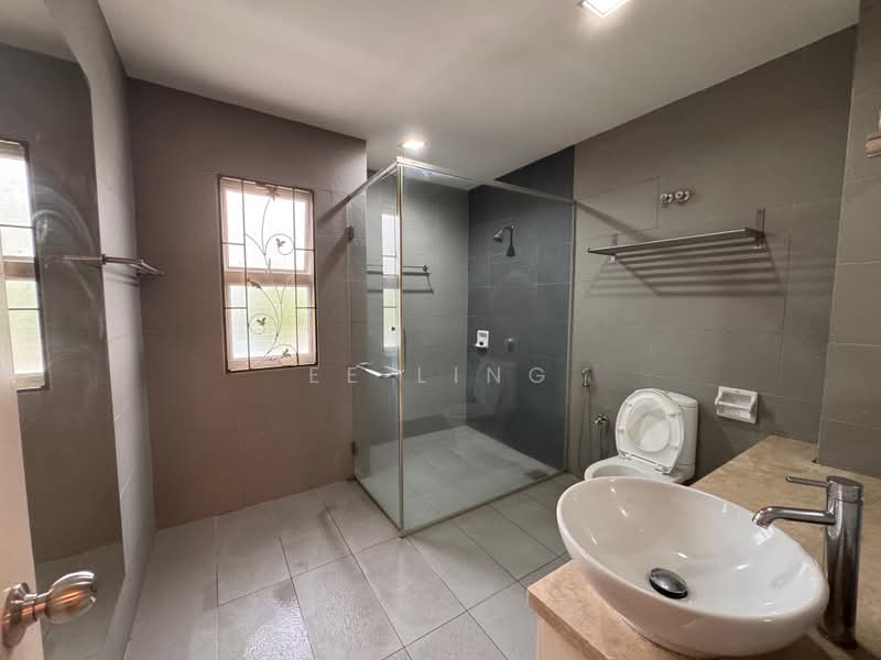 Bungalow for Sale in D'alpinia (Puchong) - EE Ling - Bathroom - PropertyGuru.com.my