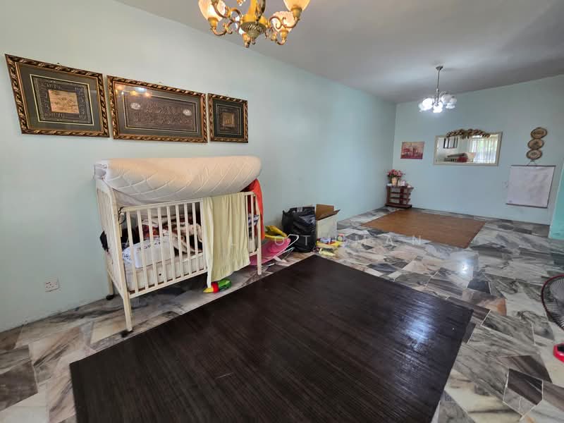 2-storey Terraced House for Sale in Taman Desa Ros (Seremban) - Azrul Othman - Living Room - PropertyGuru.com.my