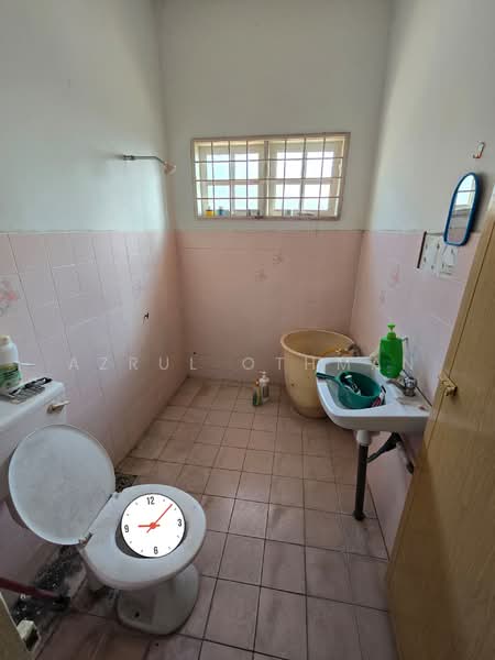 2-storey Terraced House for Sale in Taman Desa Ros (Seremban) - Azrul Othman - Bathroom - PropertyGuru.com.my