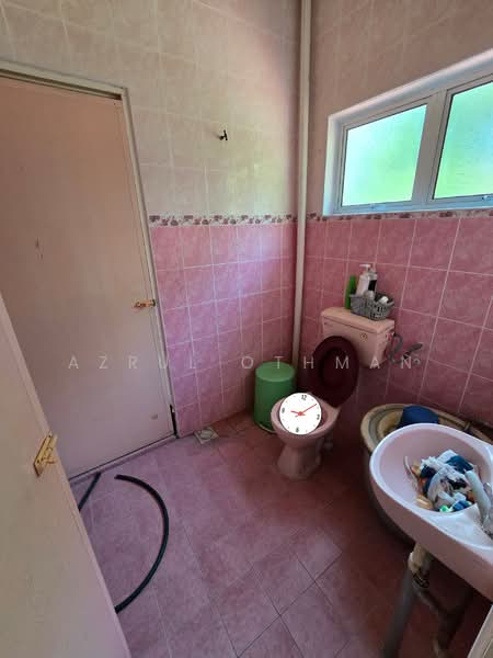 2-storey Terraced House for Sale in Taman Desa Ros (Seremban) - Azrul Othman - Bathroom - PropertyGuru.com.my
