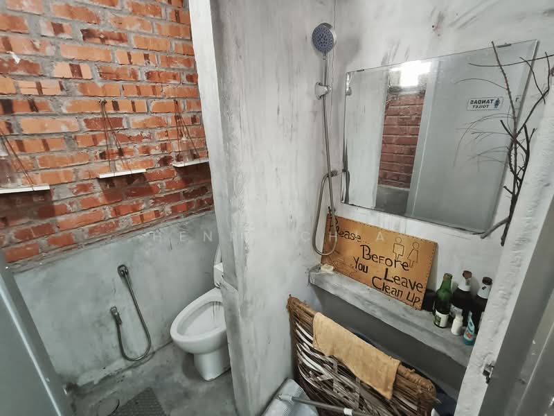 Retail Office for Rent in Kampung Baru Semenyih (Semenyih) - Henry Chia - Bathroom - PropertyGuru.com.my
