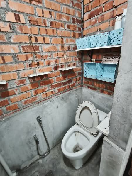 Retail Office for Rent in Kampung Baru Semenyih (Semenyih) - Henry Chia - Bathroom - PropertyGuru.com.my