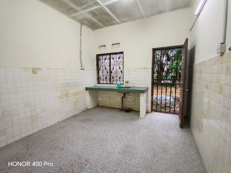 Semi-Detached House for Rent in Taman Century (Johor Bahru) - Lina Kong - Kitchen - PropertyGuru.com.my