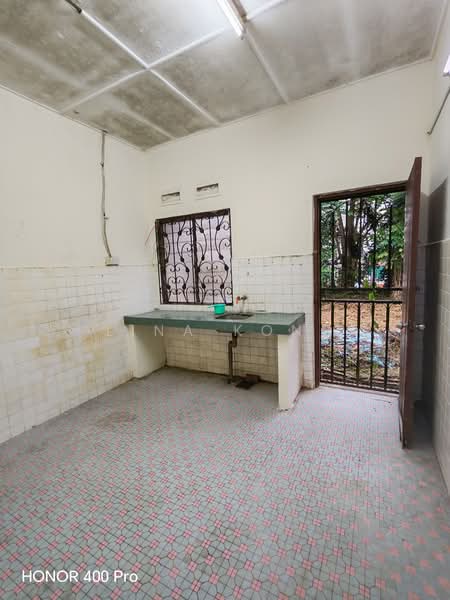 Semi-Detached House for Rent in Taman Century (Johor Bahru) - Lina Kong - Kitchen - PropertyGuru.com.my