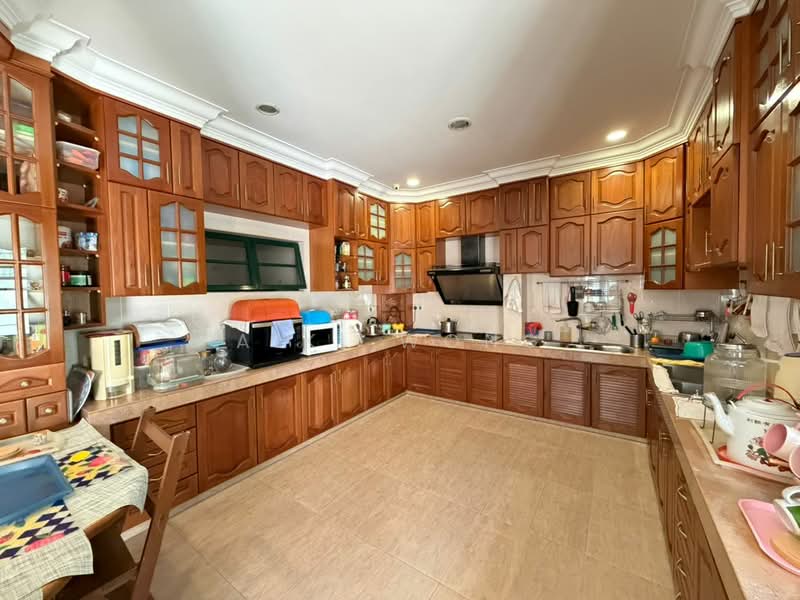 Bungalow for Sale in Ampang (Selangor) - Aiki Wong - Kitchen - PropertyGuru.com.my