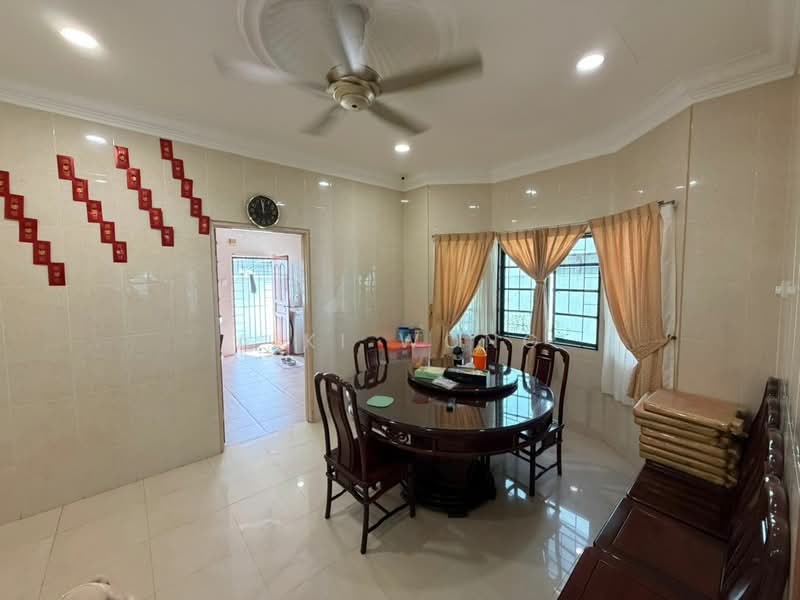 Bungalow for Sale in Ampang (Selangor) - Aiki Wong - Dining Room - PropertyGuru.com.my