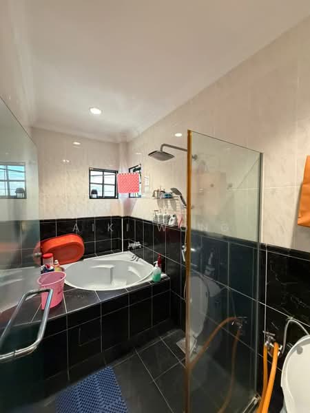 Bungalow for Sale in Ampang (Selangor) - Aiki Wong - Bathroom - PropertyGuru.com.my