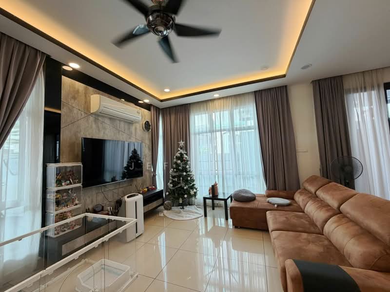 Cluster House for Sale in Taman Pulai Hijauan (Skudai) - Jeff Lee - Living Room - PropertyGuru.com.my