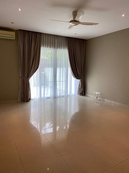 3-storey Terraced House for Sale in Duta Tropika (Batu) - YL Tey - Living Room - PropertyGuru.com.my