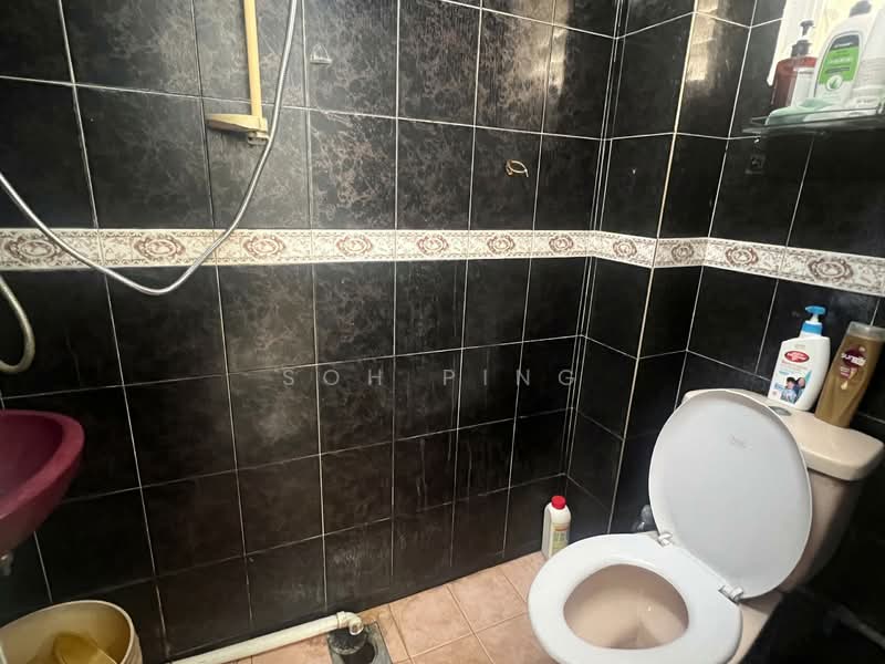 Apartment for Sale at Subang Perdana Goodyear Court 7 - Soh Ping - Bathroom - PropertyGuru.com.my