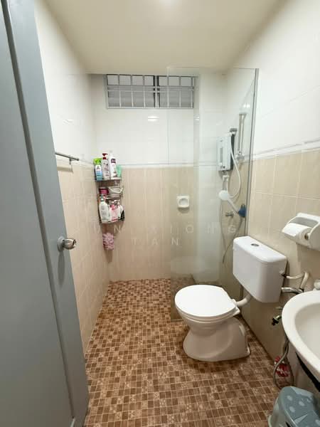 Apartment for Sale at Lake View Suites - Jun Xiong Tan - Bathroom - PropertyGuru.com.my