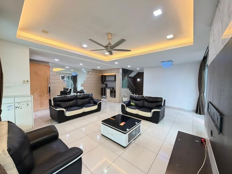 Cluster House for Sale in Taman Gaya (Ulu Tiram) - Sharon Wong Shu Shien - Living Room - PropertyGuru.com.my