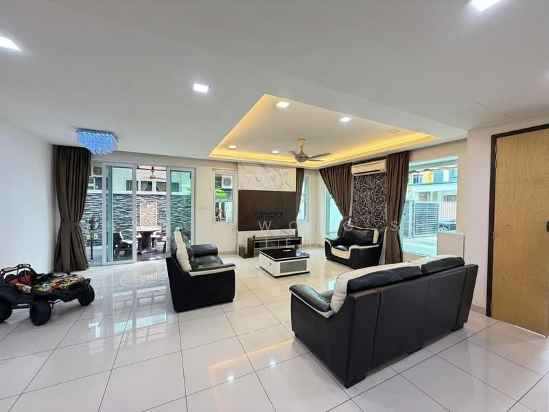 Cluster House for Sale in Taman Gaya (Ulu Tiram) - Sharon Wong Shu Shien - Living Room - PropertyGuru.com.my