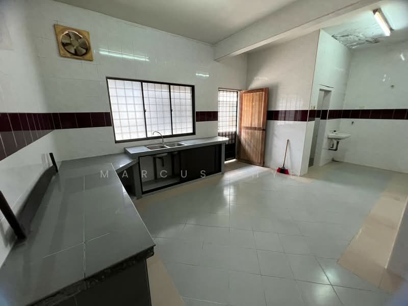 2-storey Terraced House for Sale in Taman Pontian Jaya (Pontian) - Marcus Thye - Kitchen - PropertyGuru.com.my