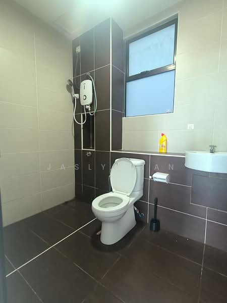 Condominium for Rent at Seri Austin Residence (Pangsapuri Seri Austin) - Jaslyn Tan - Bathroom - PropertyGuru.com.my