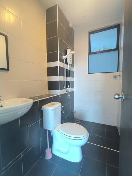 Condominium for Rent at Seri Austin Residence (Pangsapuri Seri Austin) - Jaslyn Tan - Bathroom - PropertyGuru.com.my