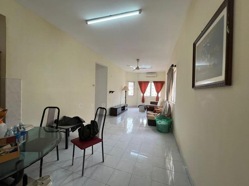 Condominium for Sale at Oakleaf Park - Cyrus Ng - Living Room - PropertyGuru.com.my