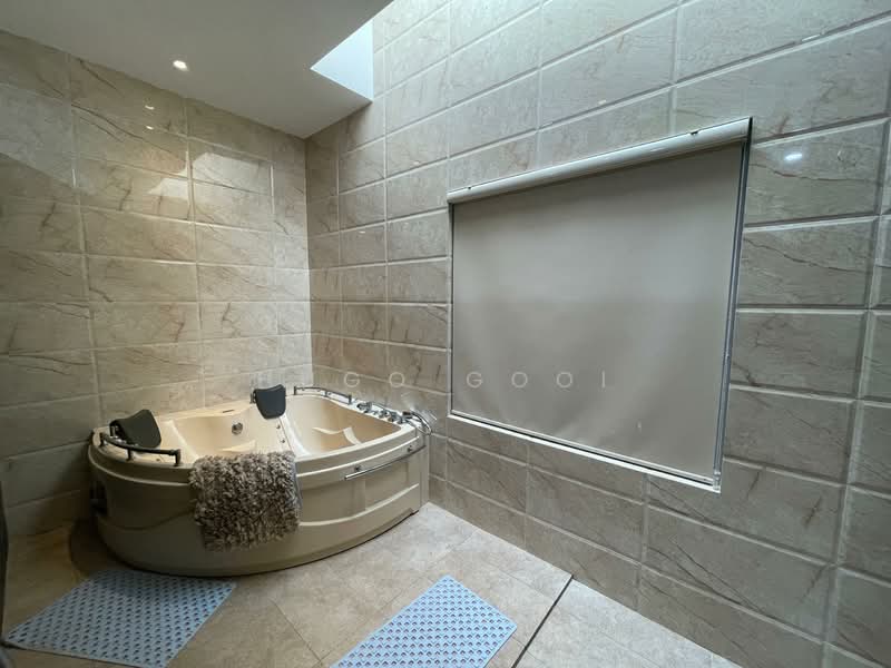 Taman Ampang Utama, Ampang Hilir, Taman U Thant untuk Untuk Disewa - RM 25,000 /bulan, Mac 2026 - Bathroom - PropertyGuru.com.my