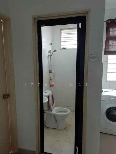 Townhouse for Sale in Balakong (Selangor) - Izzati Mat - Bathroom - PropertyGuru.com.my