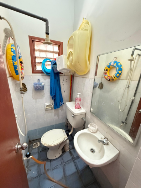 1-storey Terraced House for Sale in Bandar Bukit Raja (Klang) - Mason Chiah - Bathroom - PropertyGuru.com.my