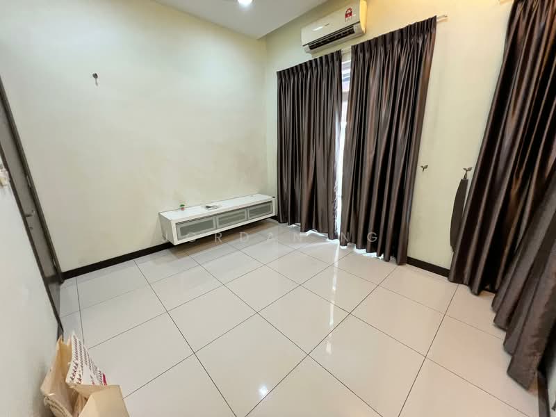 Semi-Detached House for Sale in Setia Eco Park (Setia Alam) - Jordan Ng - Living Room - PropertyGuru.com.my