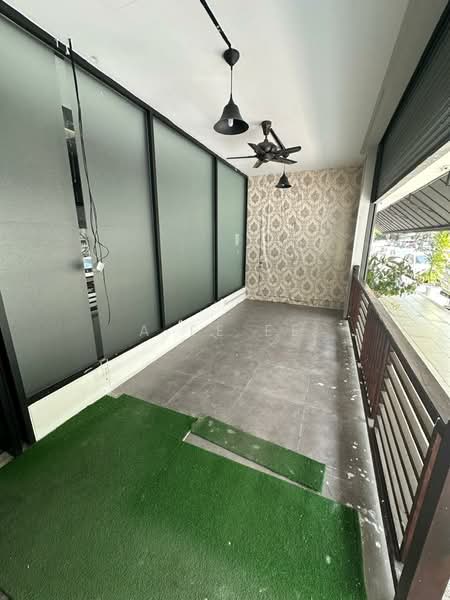 Shop / Office for Rent in George Town (Penang) - A Ee Ee - Balcony - PropertyGuru.com.my
