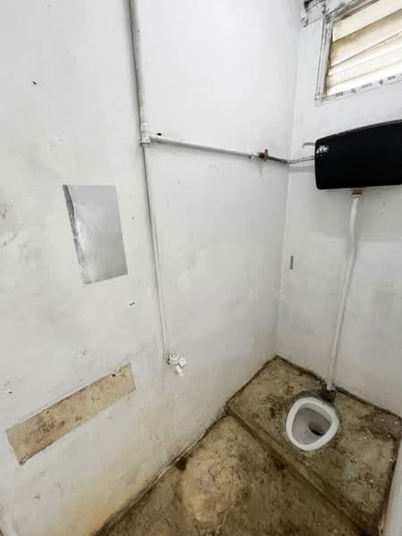 Taman Universiti untuk Untuk Dijual - RM 335,000, Mac 2026 - Bathroom - PropertyGuru.com.my