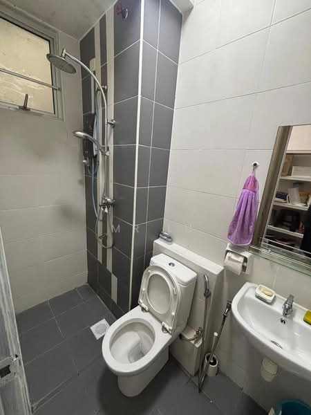 Service Residence for Rent at D'Ambience Residences (Pangsapuri Ikatan Flora) - Mr Lu - Bathroom - PropertyGuru.com.my