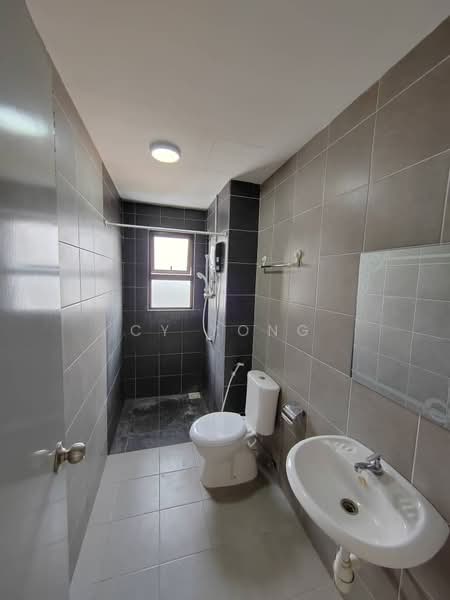 Condominium for Rent at Residensi Bukit Palma 2 (Palm Hill Residence 2) - CY Yong - Bathroom - PropertyGuru.com.my