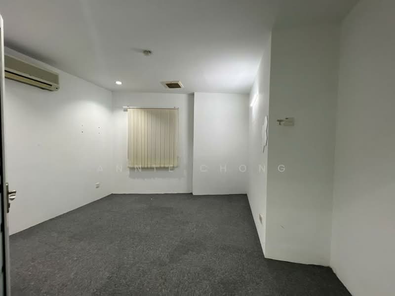 KLCC Office. 3min walkway to Pavilion Bukit Bintang & KLCC (100m). 5min KLCC LRT. FREEHOLD Wisma UOA untuk Untuk Dijual - RM 1,046,700, Mac 2026 - Interior - PropertyGuru.com.my