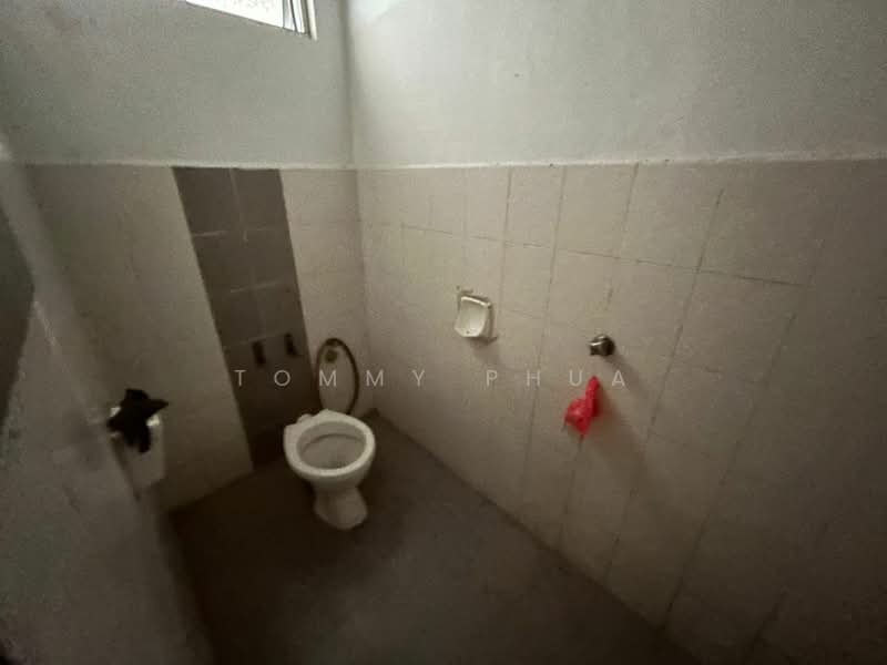 Shop for Rent in Taman Cendana (Pasir Gudang) - Tommy Phua - Bathroom - PropertyGuru.com.my