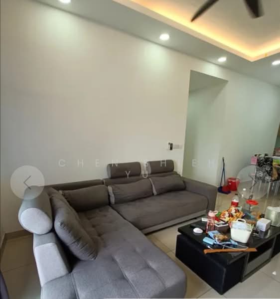 Service Residence for Sale at Meridin Bayvue Serviced Apartment - Chen Shieh Yu - Living Room - PropertyGuru.com.my