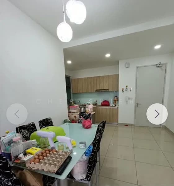Service Residence for Sale at Meridin Bayvue Serviced Apartment - Chen Shieh Yu - Dining Room - PropertyGuru.com.my