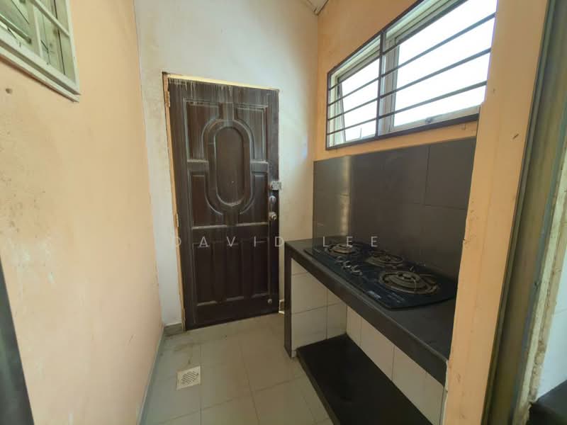 2.5-storey Terraced House for Sale in Bandar Country Homes (Rawang) - David Lee - Kitchen - PropertyGuru.com.my