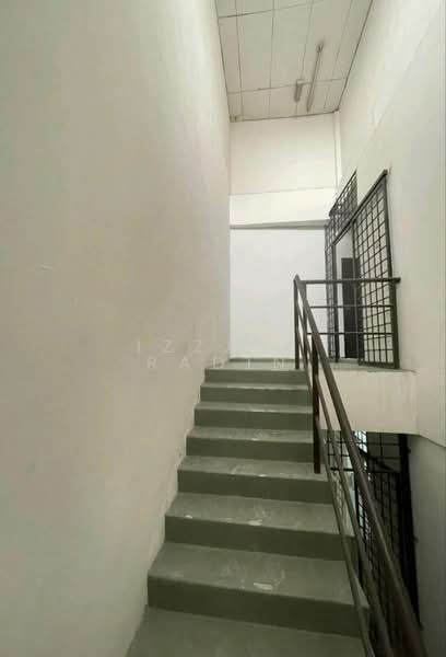 Shop for Rent in Bangi (Selangor) - Izzati Radin - Corridor - PropertyGuru.com.my
